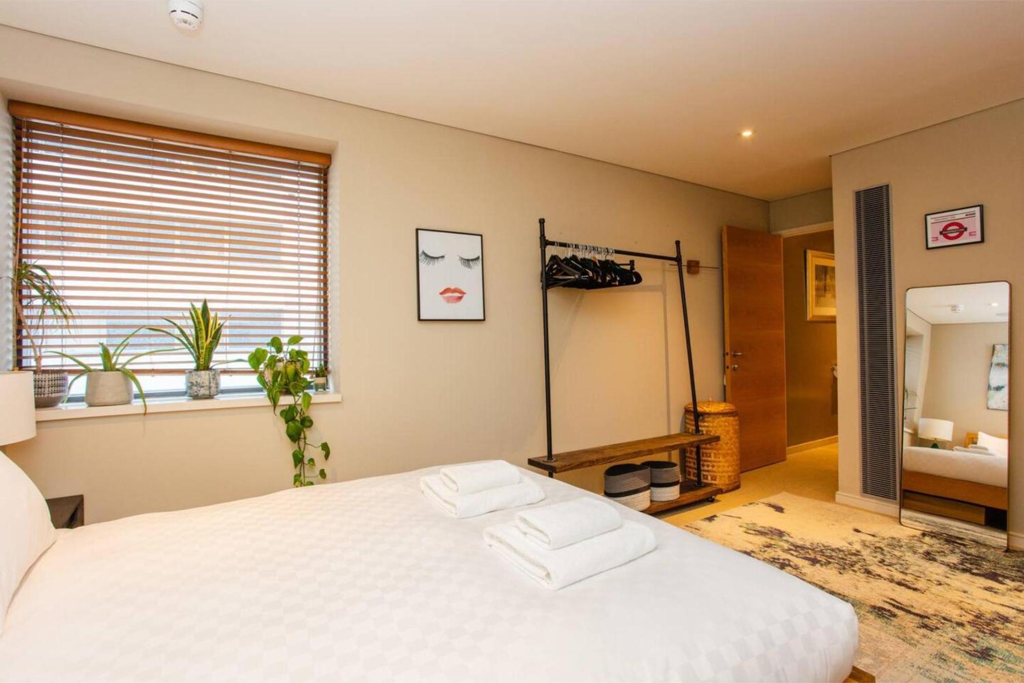 Modern 3 Bedroom Apartment In Paddington London Exteriör bild